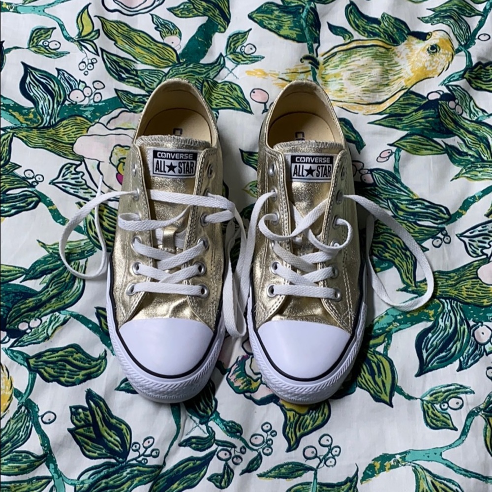 Gold Converse Chuck Taylor-Low Top